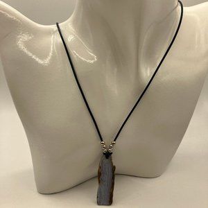 NEW Blue Lace Agate Raw Edge Pendant Necklace Genuine Leather Cord